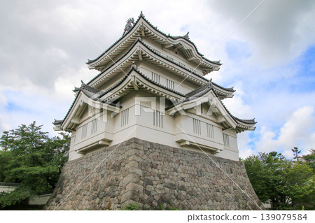 Oshiro 139079584