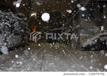 一條雪夜路 一條雪夜路 139079798