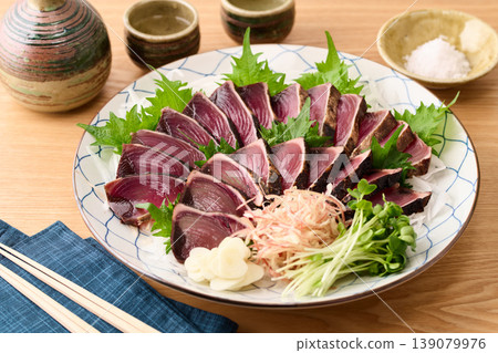 Straw-grilled bonito served on a large plate 139079976