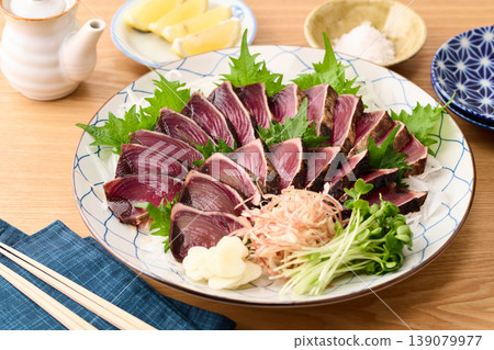 Straw-grilled bonito served on a large plate 139079977