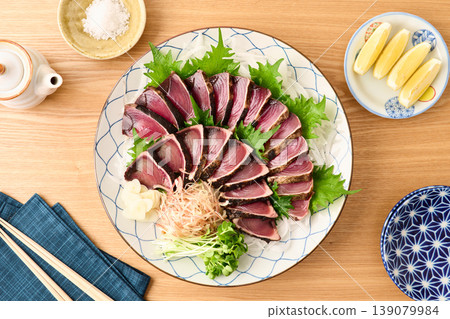 Straw-grilled bonito served on a large plate Straw-grilled bonito served on a large plate 139079984