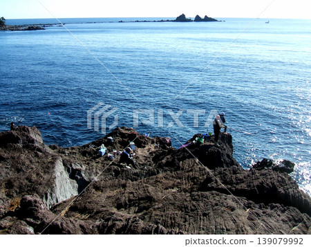 The best time for shore fishing on the Manazuru Peninsula is from dusk onwards. The best time for shore fishing on the Manazuru Peninsula is from dusk onwards. 139079992