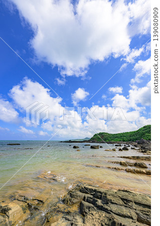 The natural beauty of Noharazaki on Ishigaki Island, with its rocky shores and sandy beaches. The natural beauty of Noharazaki on Ishigaki Island, with its rocky shores and sandy beaches. 139080909