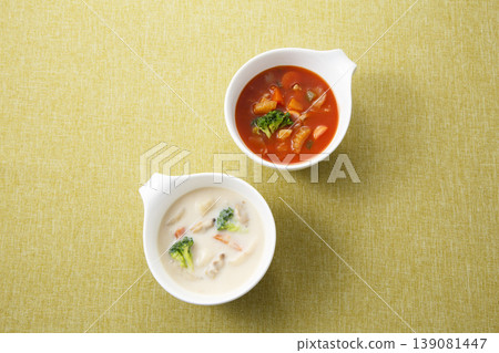 Two kinds of soup: minestrone and clam chowder Two kinds of soup: minestrone and clam chowder 139081447