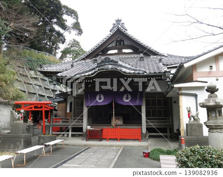 Tokujuin Temple (Toyokawa Inari Yokosuka Branch Temple) in Yokosuka City Tokujuin Temple (Toyokawa Inari Yokosuka Branch Temple) in Yokosuka City 139082936