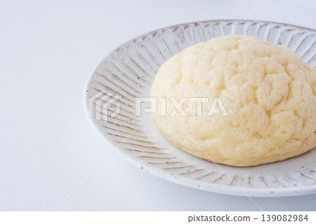 Melon bread on a white plate 139082984