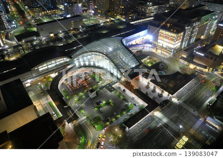 金澤站(Tzumimon/Motenashi Dome)和城市夜景 金澤站(Tzumimon/Motenashi Dome)和城市夜景 139083047