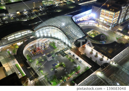 Kanazawa Station (Tzumimon/Motenashi Dome) and city night view Kanazawa Station (Tzumimon/Motenashi Dome) and city night view 139083048