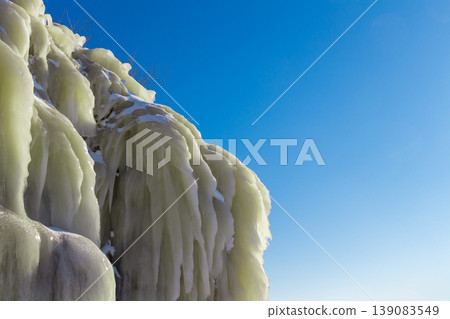 Icicles on the rocks Icicles on the rocks 139083549