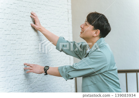 Exterior walls and contractors 139083934