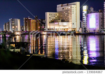 從信濃川沿岸步道眺望夜景 從信濃川沿岸步道眺望夜景 139084867