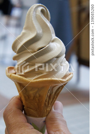 Delicious café au lait soft serve ice cream Delicious café au lait soft serve ice cream 139085260