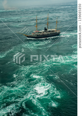 Naruto Bridge Promenade: Whirlpools (spring tide) and sightseeing boats from the Uzunomichi (Whirlpool Walkway) [Naruto City, Tokushima Prefecture] 139085850
