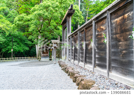[Mie Prefecture] The main shrine at the Outer Shrine of Ise Grand Shrine, which exudes a sacred atmosphere. 139086681