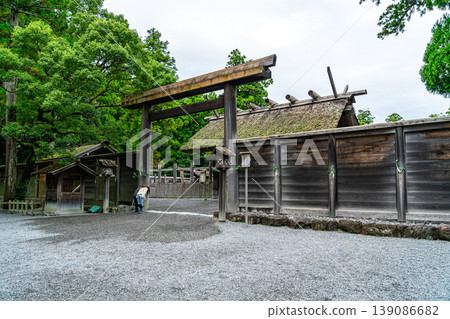 [Mie Prefecture] The main shrine at the Outer Shrine of Ise Grand Shrine, which exudes a sacred atmosphere. 139086682