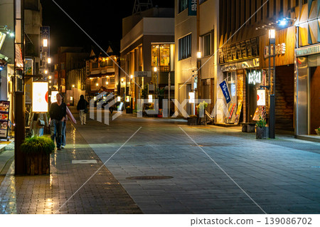 [Mie Prefecture] The approach to the Outer Shrine of Ise Grand Shrine is illuminated by soft lights. 139086702