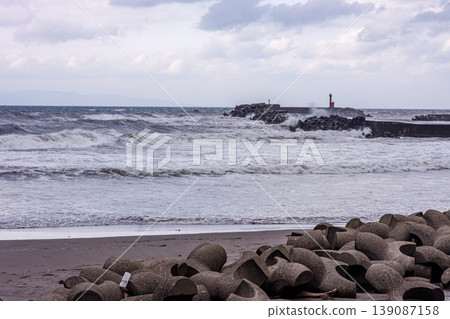 The rough seas of the Sea of Japan during bad weather. 139087158