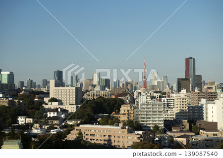Looking at the cluster of buildings in the direction of Roppongi under a blue sky from Shinagawa. Looking at the cluster of buildings in the direction of Roppongi under a blue sky from Shinagawa. 139087540