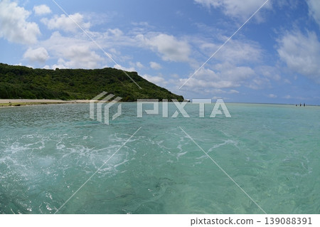 Miyakojima sea, emerald green Miyakojima sea, emerald green 139088391