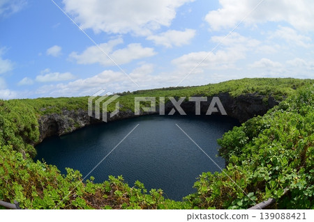 下地島(宮古島)上的鳥池 下地島(宮古島)上的鳥池 139088421