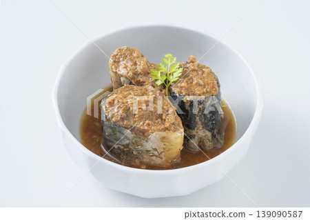 用鯖魚燜鯖魚 用鯖魚燜鯖魚 139090587