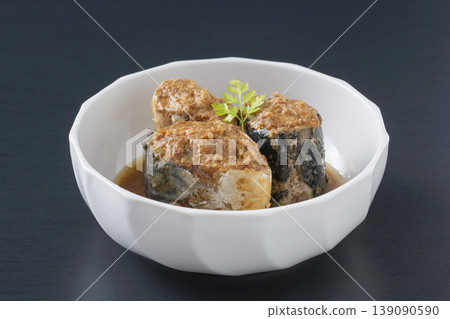 Simmered mackerel with mackerel 139090590