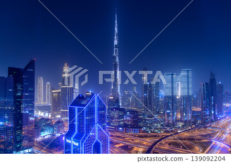 阿聯酋杜拜非常美麗的夜景 阿聯酋杜拜非常美麗的夜景 139092204
