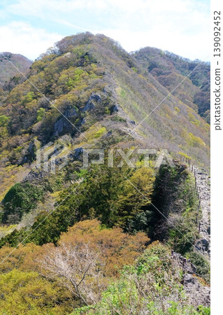 Mountain of spring 139092452