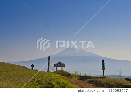 【靜岡縣】清晨的濱石岳與富士山 139093457