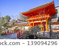 京都上賀茂神社（加茂 Wakeikazuchi 神社）的塔門與玉橋 139094296