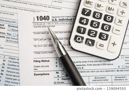 Tax form 1040 U.S. Individual Income Tax Return, business finance. Tax form 1040 U.S. Individual Income Tax Return, business finance. 139094593