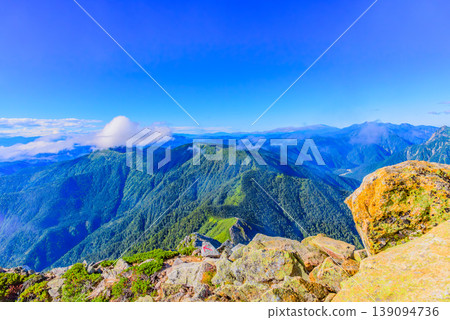 北阿爾卑斯山，約嫩山：升騰的薄霧和連綿的山脈，不斷變化的山景。 139094736
