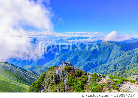 北阿爾卑斯山，約嫩山：升騰的薄霧和連綿的山脈，不斷變化的山景。 139094737