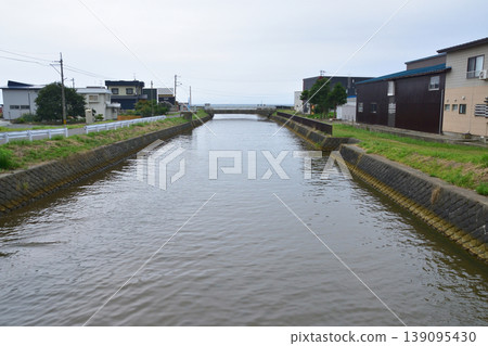 從JR東日本津輕線的蟹田站到油川站，沿著280號國道的風景。 139095430
