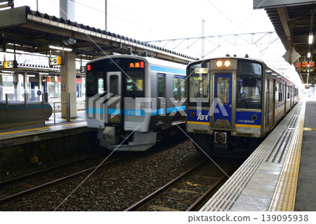 從青森鐵道青森線八戶站到戶邊站的列車車窗外景色（2023年） 139095938