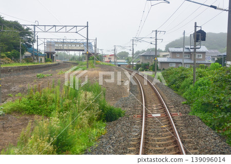 從青森鐵道青森線渡邊站到諏訪之平站的列車車窗外景色（2023年） 139096014