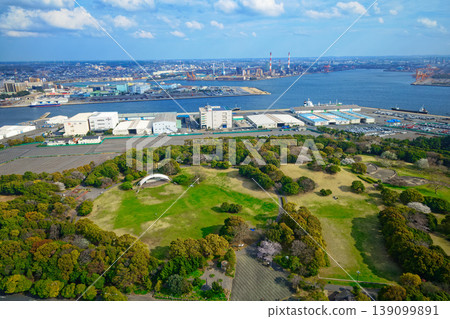 View of the circular lawn area from Chiba Port Tower. View of the circular lawn area from Chiba Port Tower. 139099891