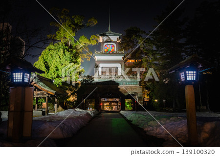 金澤大山神社：正門及彩色玻璃的照明 139100320