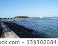 宮崎縣青島的蔚藍大海和晴朗夏日天空景色。 139102084