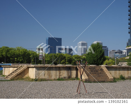 大阪浪速宮遺址公園、大阪城塔及高層建築 大阪浪速宮遺址公園、大阪城塔及高層建築 139102161