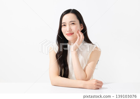 年輕女子的美麗形象 年輕女子的美麗形象 139103076