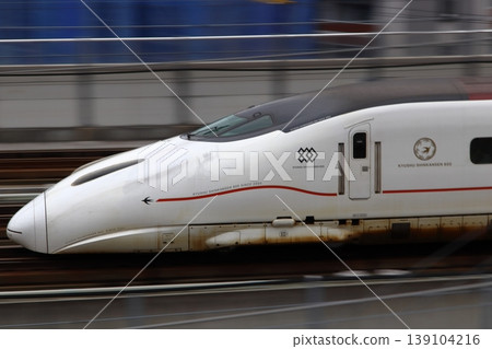 九州新幹線800系列2000系列（鹿兒島路線：博多⇔鹿兒島中心） 139104216