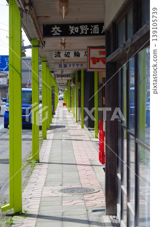 Niigata Prefecture: A shopping arcade with many closed shops. 139105739
