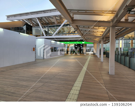 Takanawa Gateway Station under construction, November 2022 139106204