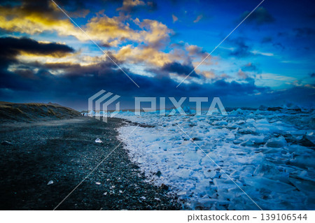 Glacier beaches and sunset Glacier beaches and sunset 139106544
