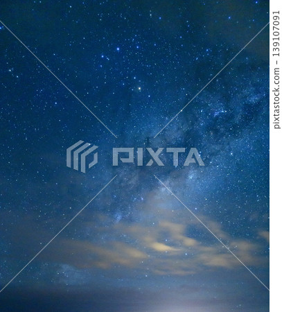 Wondrous milky way galaxy in night sky above Uyuni Bolivia Wondrous milky way galaxy in night sky above Uyuni Bolivia 139107091