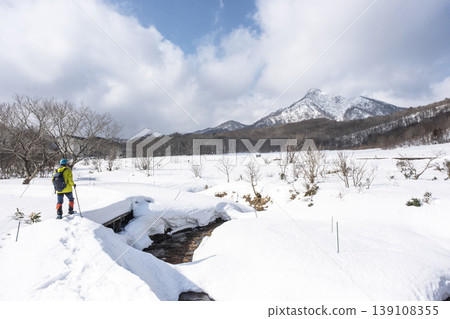 雪道徒步加賀大山的形象 雪道徒步加賀大山的形象 139108355