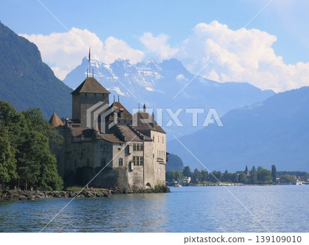 Chillon Castle, floating on Lake Geneva in Switzerland 139109010