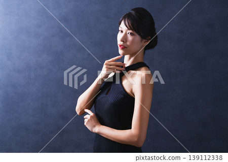 Beauty black background middle woman 139112338