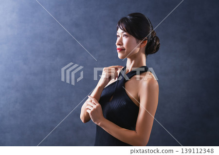 Beauty black background middle woman 139112348